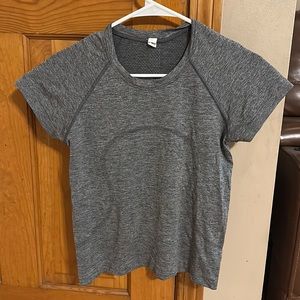 Lululemon tight fit athletic t-shirt